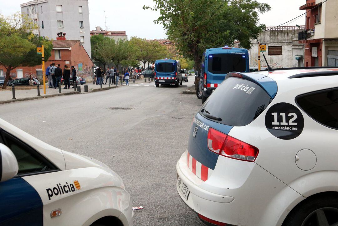 El desplegament policial al barri del Culubret de Figueres arran del tiroteig aquest 18 d&#039;octubre de 2018. (Horitzontal)