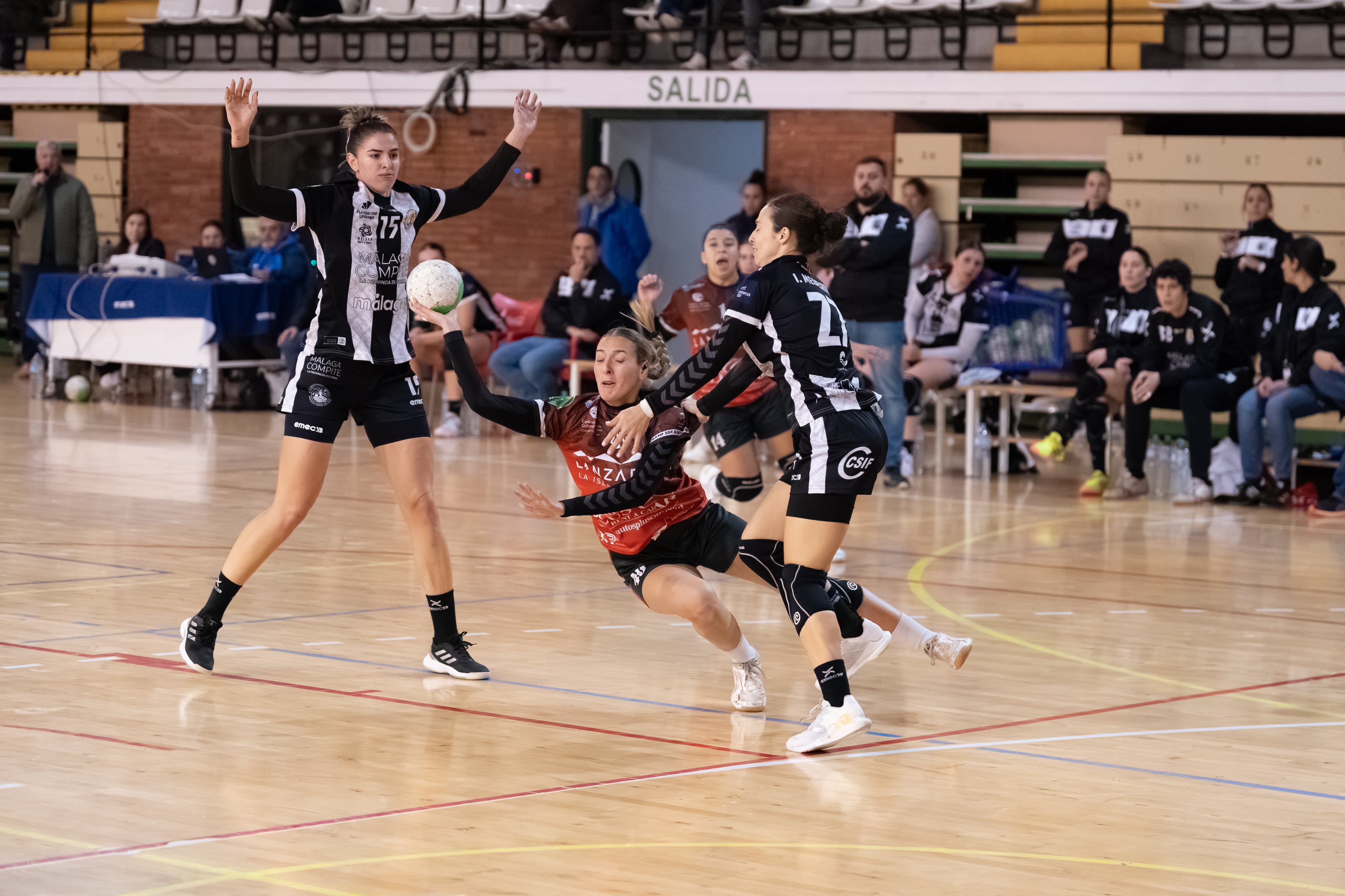 El Zonzamas Plus Car Lanzarote en la cancha del Costal del Sol Málaga.