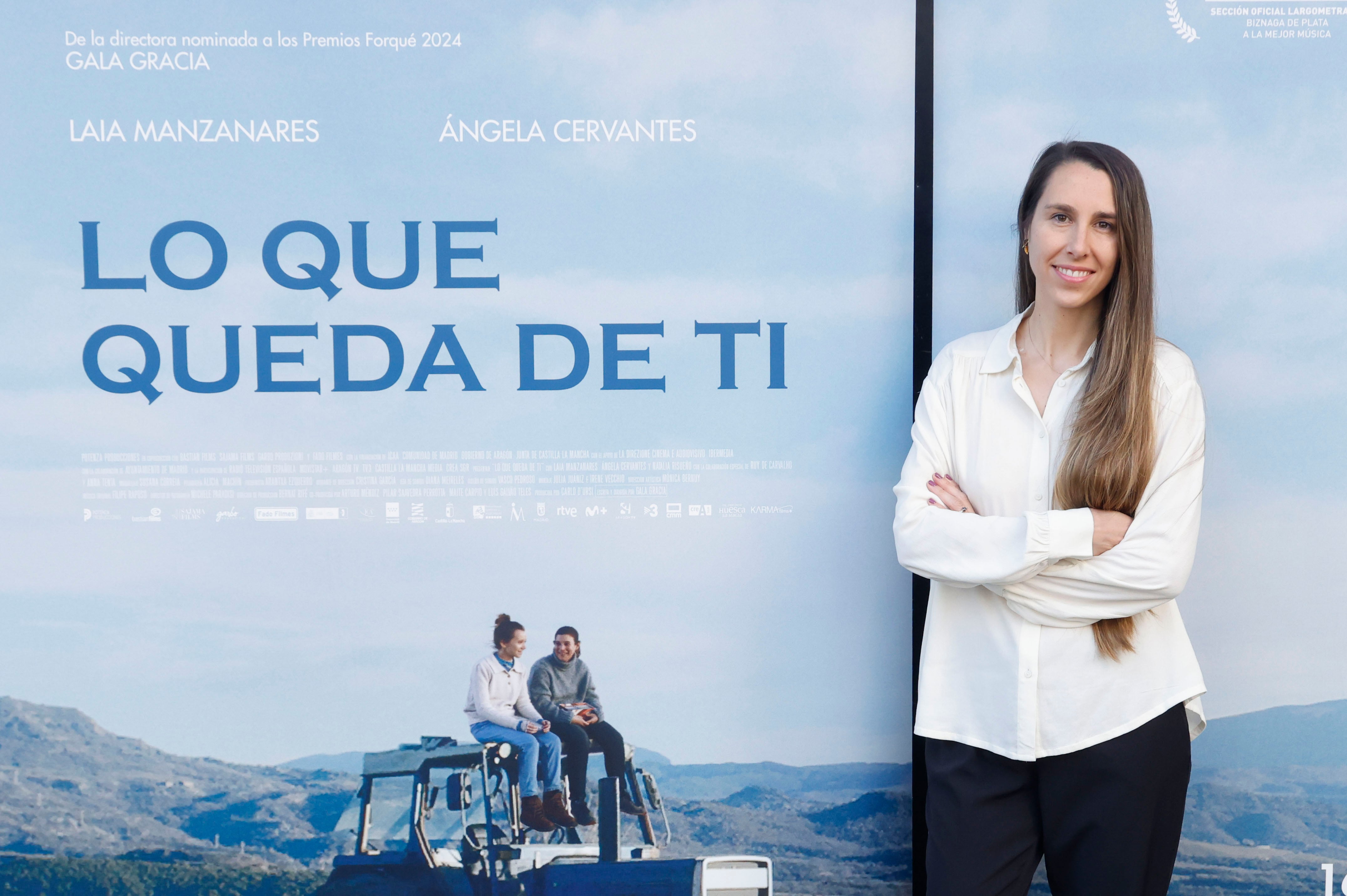 MADRID, 12/05/2025.- La directora Gala Gracia posa durante un pase gráfico de su película "Lo que queda de ti" este lunes en Madrid. EFE/ Blanca Míllez