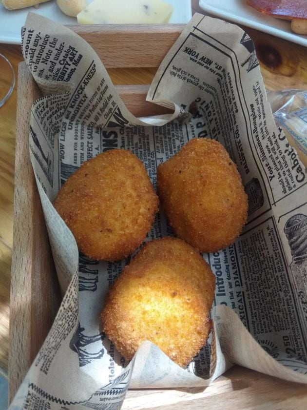 Tapa de croquetas en La Frontera