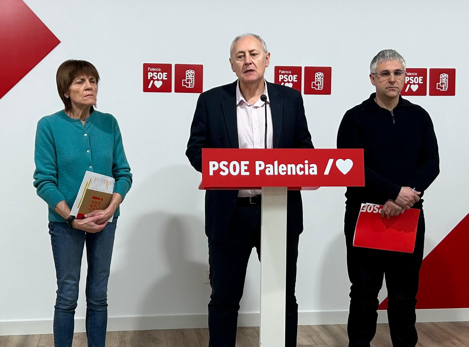 Los procuradores del PSOE por Palencia, Consolación Pablos, Jesús Guerrero y Rubén Illera