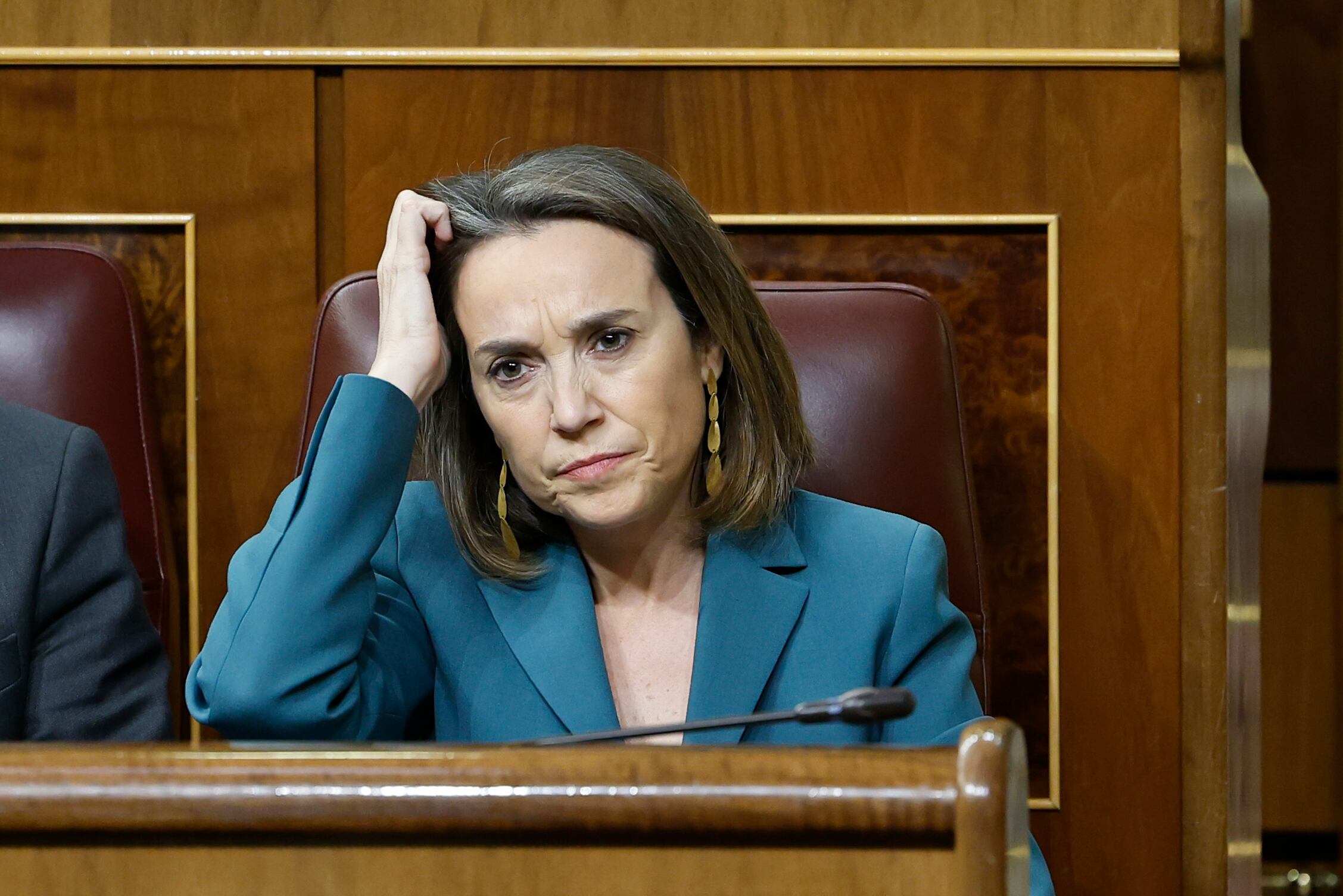 La portavoz popular en el Congreso, Cuca Gamarra, asiste al debate de la moción de censura de Vox contra el presidente del Gobierno, Pedro Sánchez, con el profesor Ramón Tamames como candidato a la Presidencia, este martes en el Congreso de los Diputados.