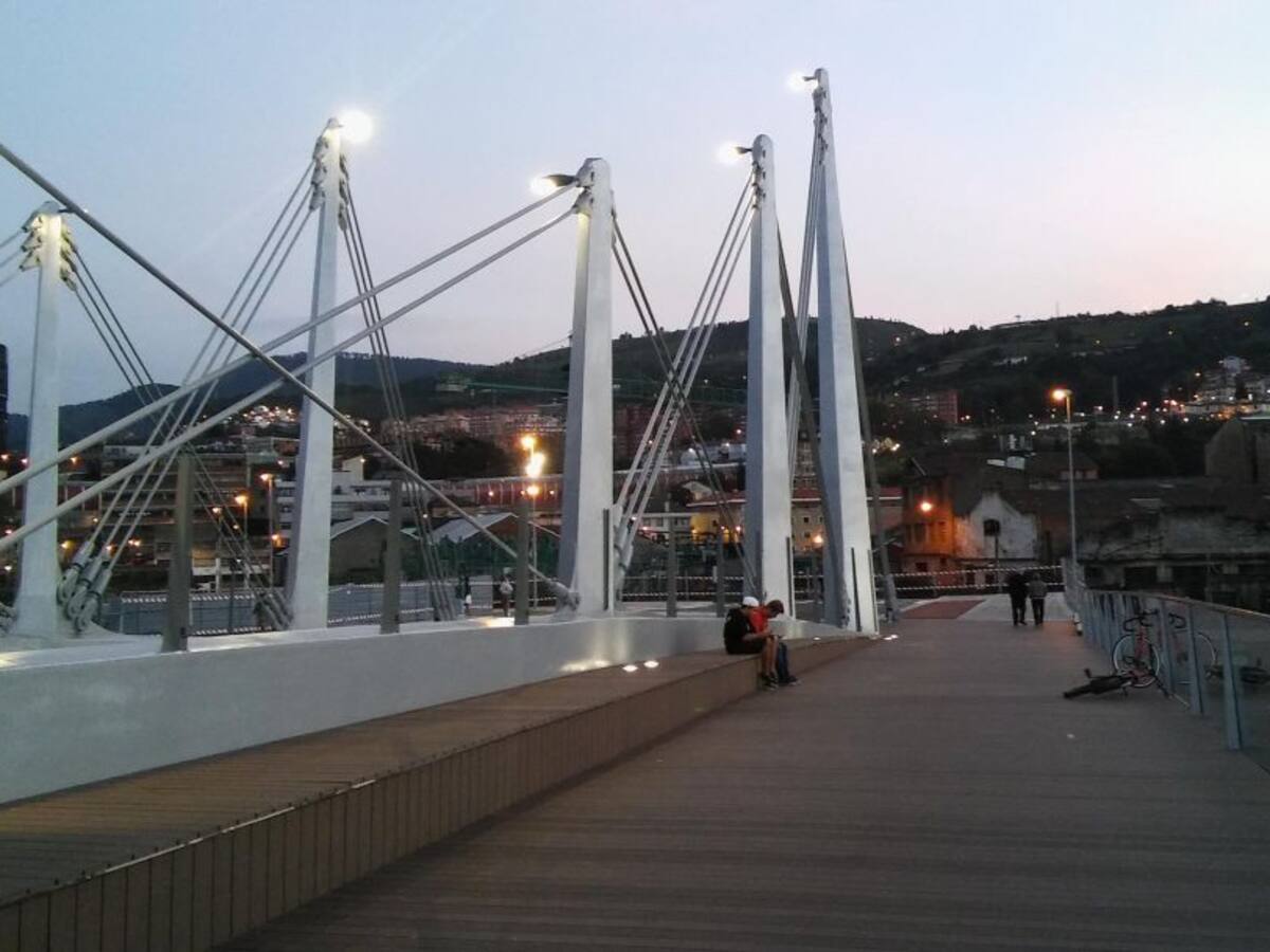 El Ayuntamiento habilita un vial de servicio en Zorrozaure ante la previsión de quedar aislado