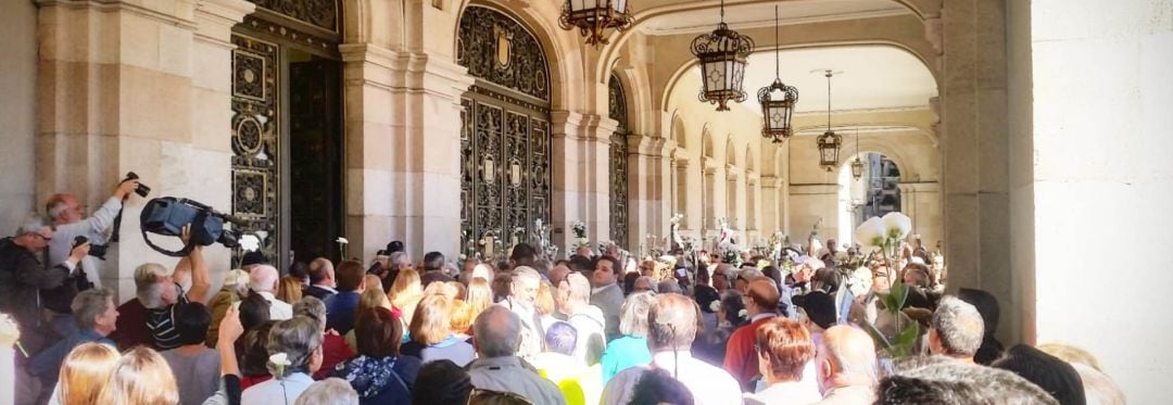 Protesta en el Ayuntamiento por la retirada de la alfombra floral