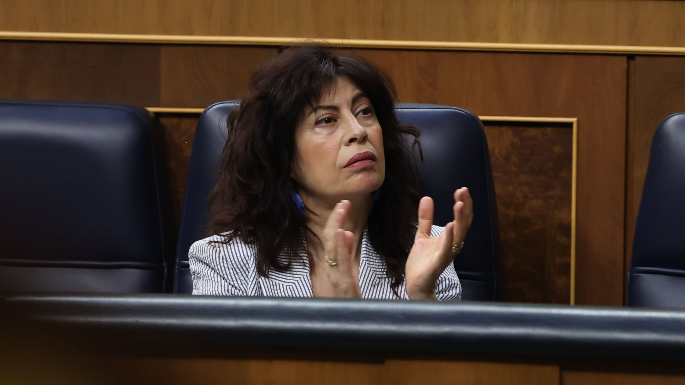 La ministra de Igualdad, Ana Redondo, asiste a la sesión plenaria del Congreso de los Diputados en una imagen de archivo. EFE/ Kiko Huesca