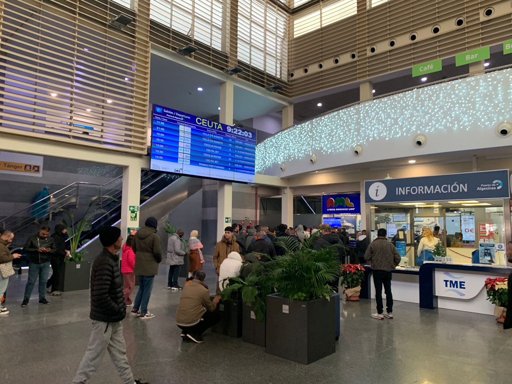 Aspecto de la Estación Marítima esta mañana
