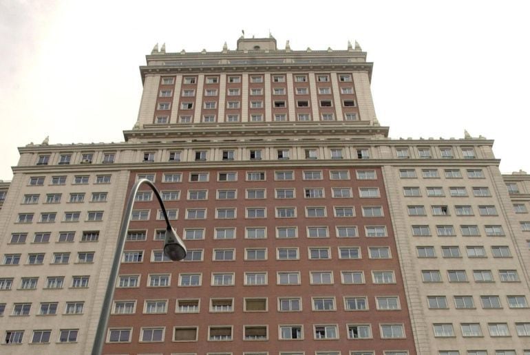 Fachada del edificio España en el centro de Madrid