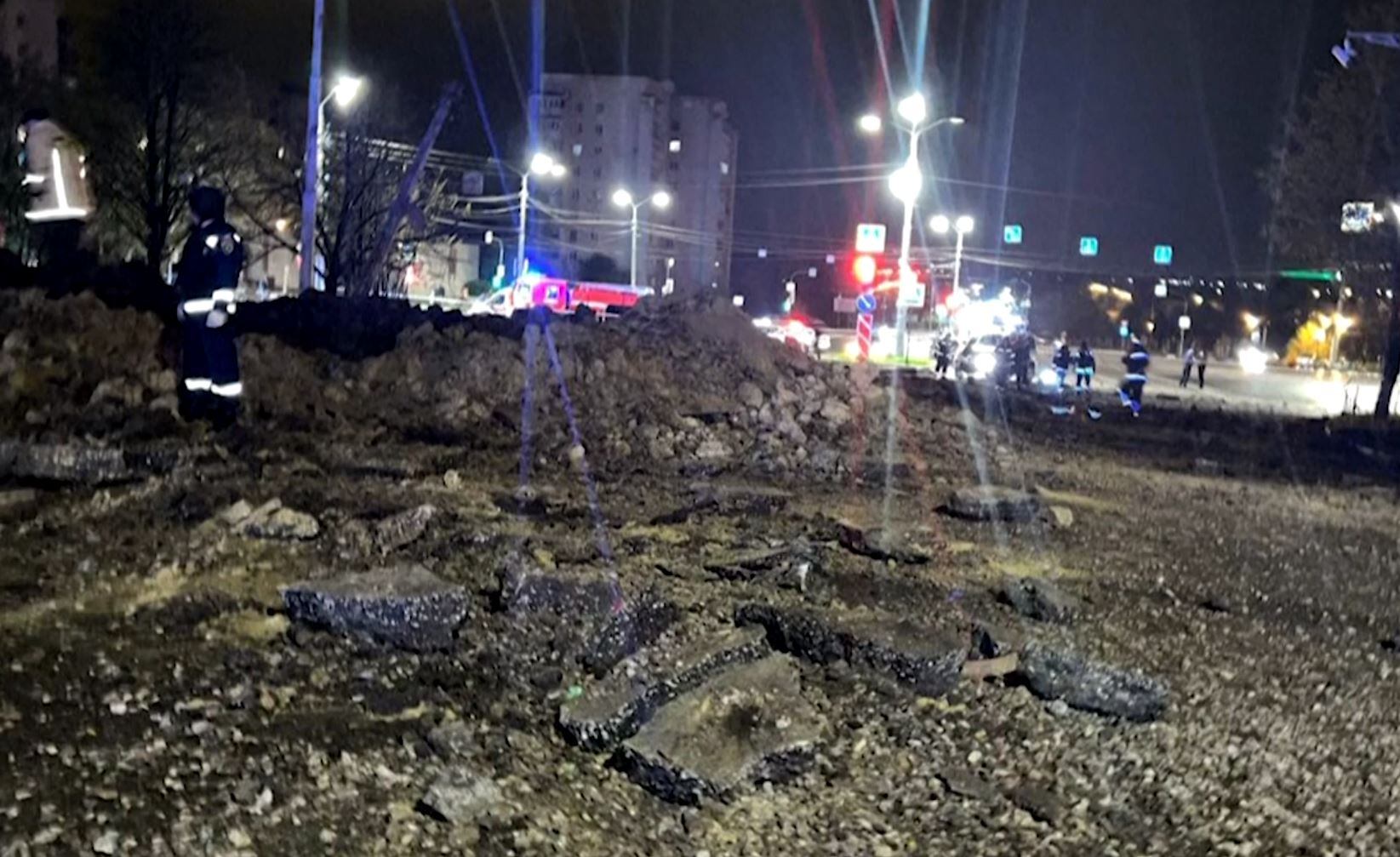 Imagen del cráter que ha dejado la bomba en Bélgoroden