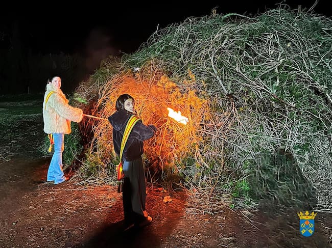 Las reinas encienden la hoguera