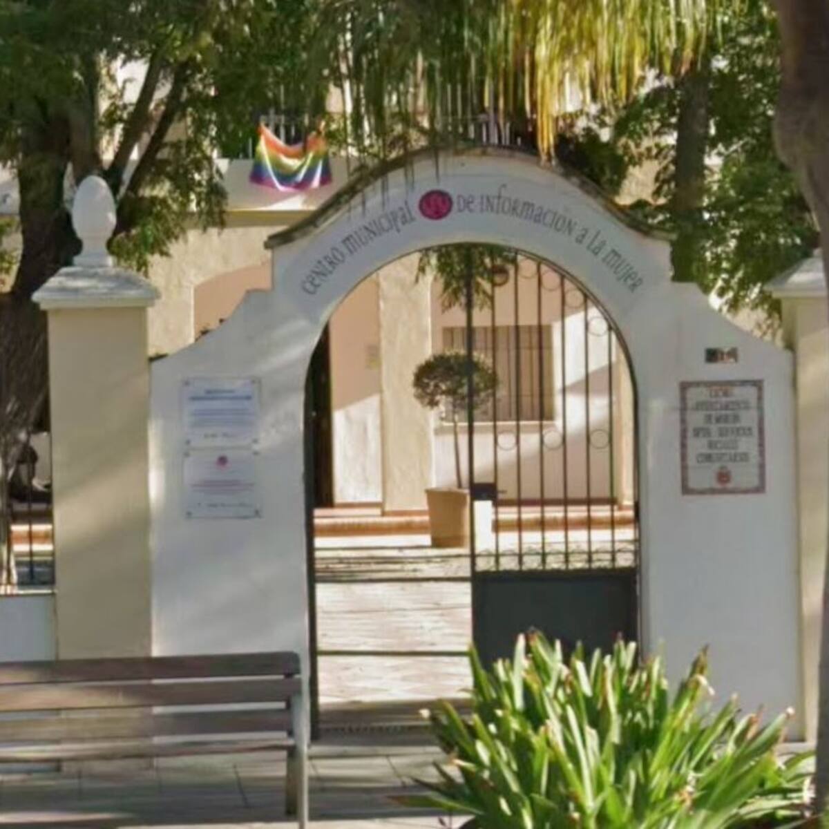 El CMIM organiza un viaje cultural a Sevilla para visitar el Centro de Documentación de María Zambrano