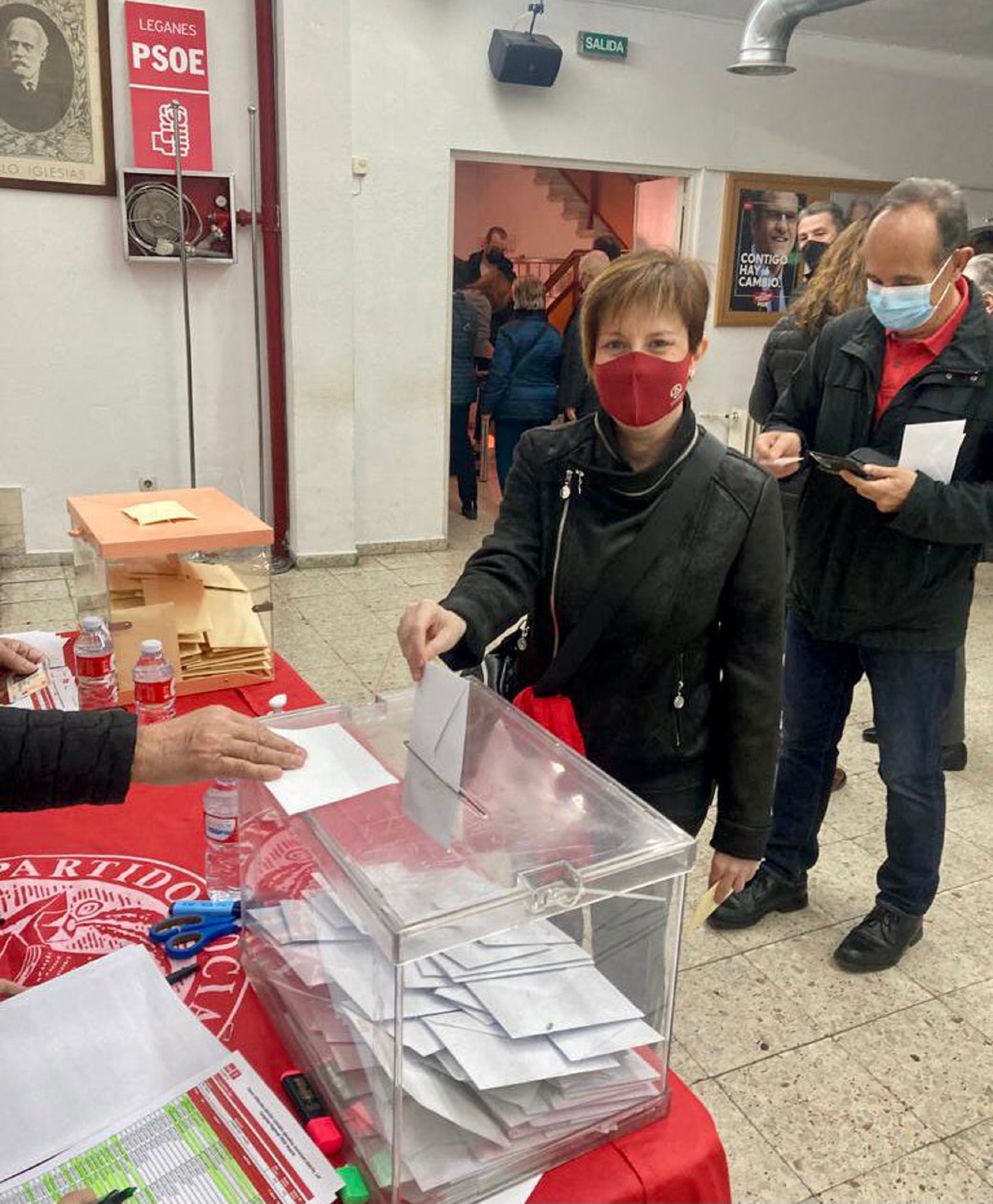 Laura Oliva vota en la Agrupación socialista de Leganés. Ganó con un 63% de los apoyos.