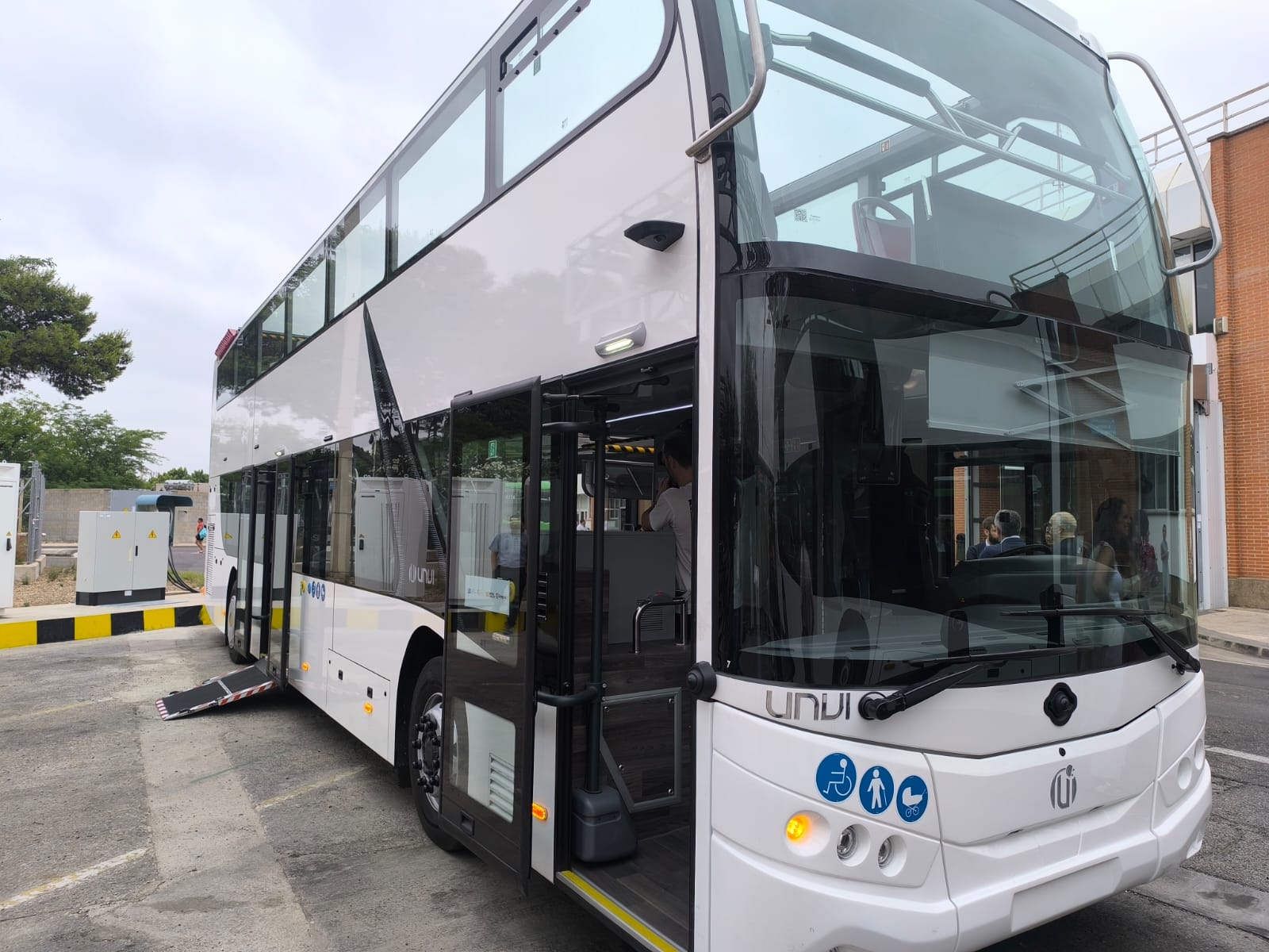 Nuevo autobús turístico de Zaragoza 100% eléctrico