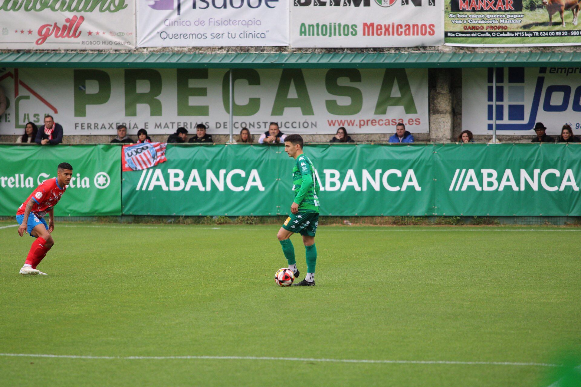 Pibe ha jugado dos temporadas y media en el Arenteiro.