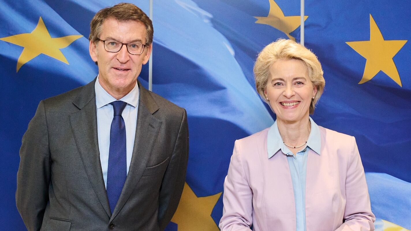 El presidente del PP Alberto Núñez Feijóo y la Presidenta de la Comisión europea, Úrsula Von Der Leyen,