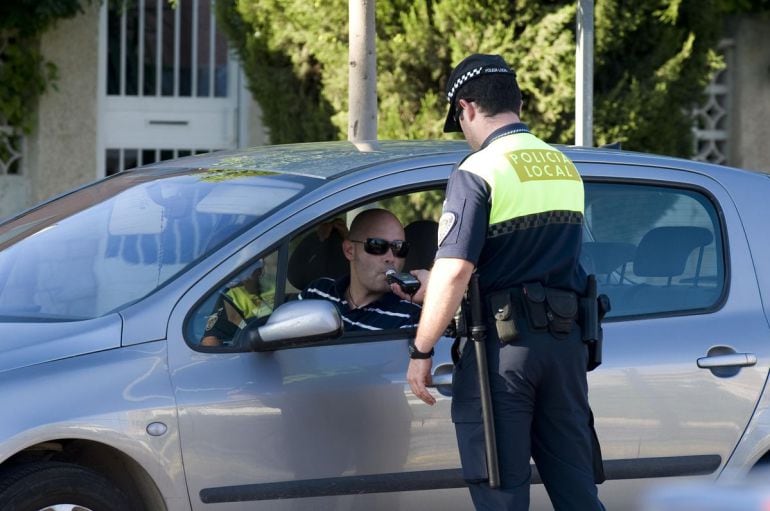 La Policía local incrementará los controles de alcoholemia