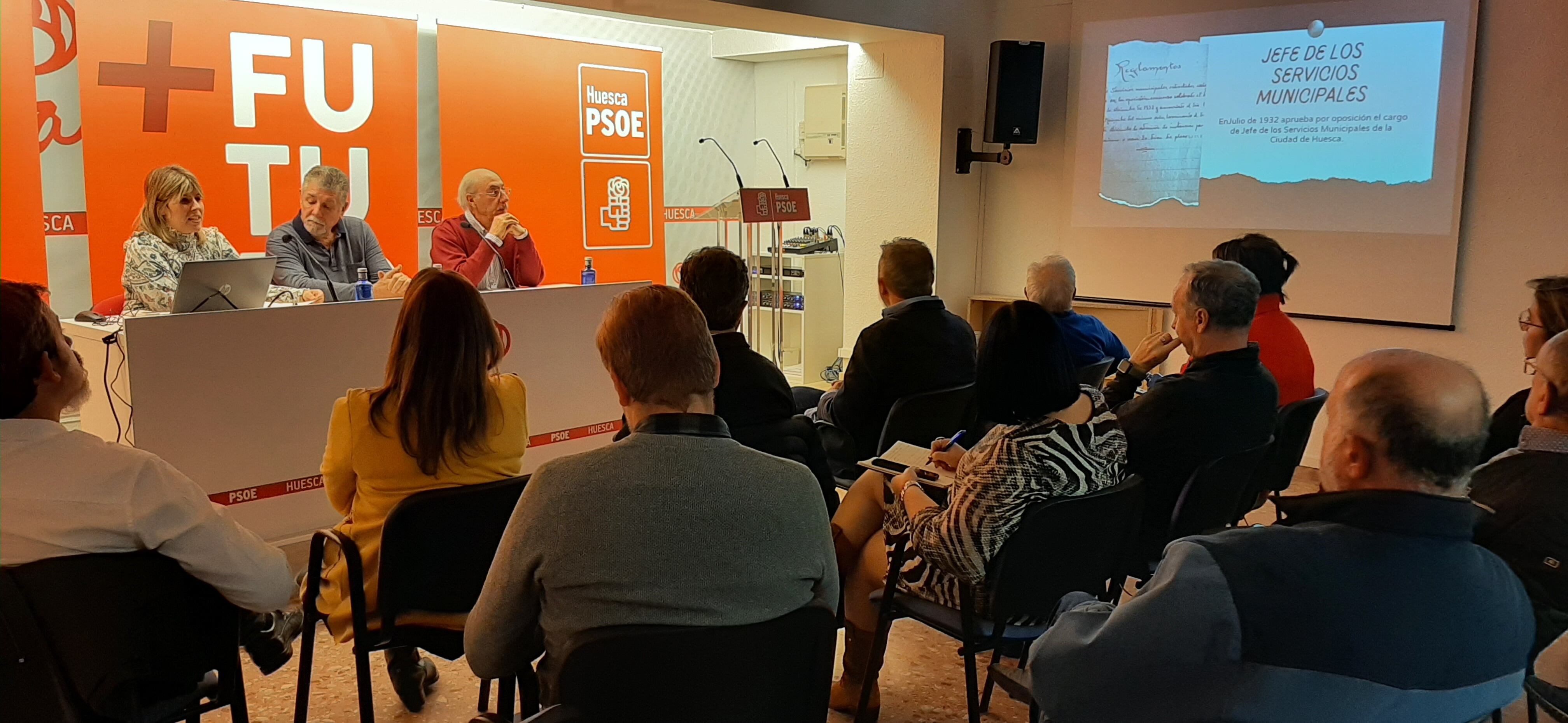 Familiares de Martín Aínsa en el acto de homenaje