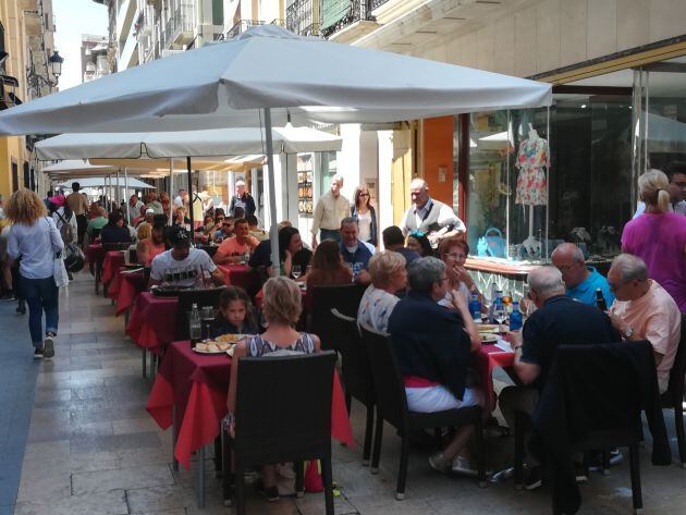 Este era el aspecto de la calle Mayor a mediodía en Alicante