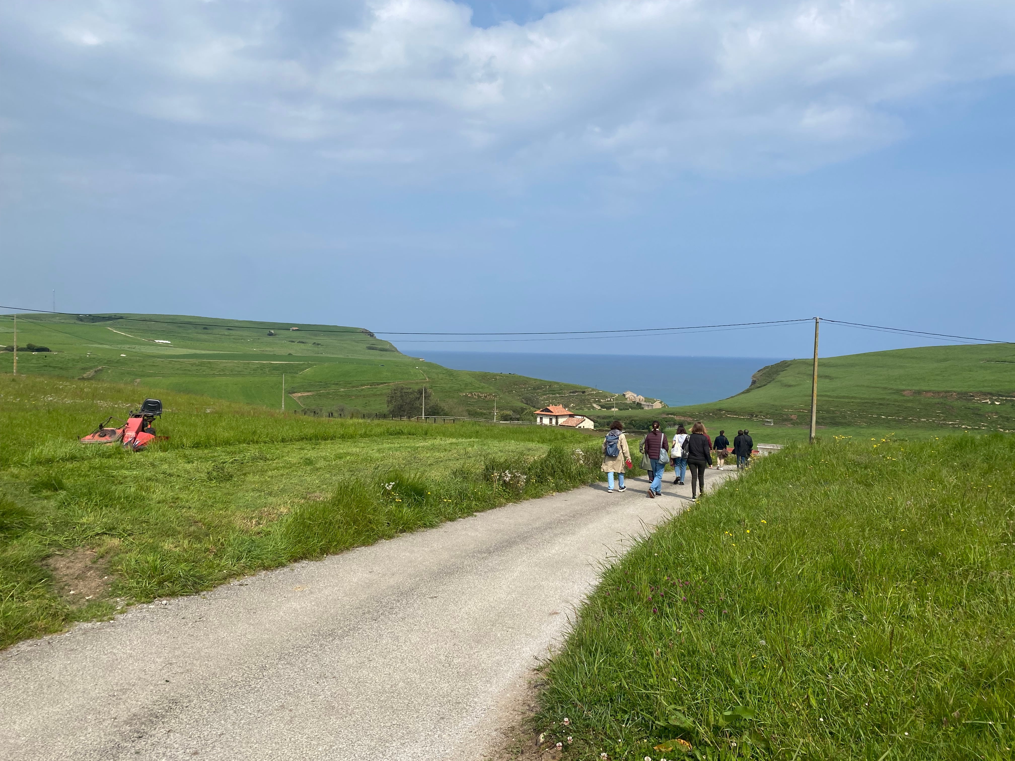 Recorrido por Toñanes con Juan Gómez Bárcena