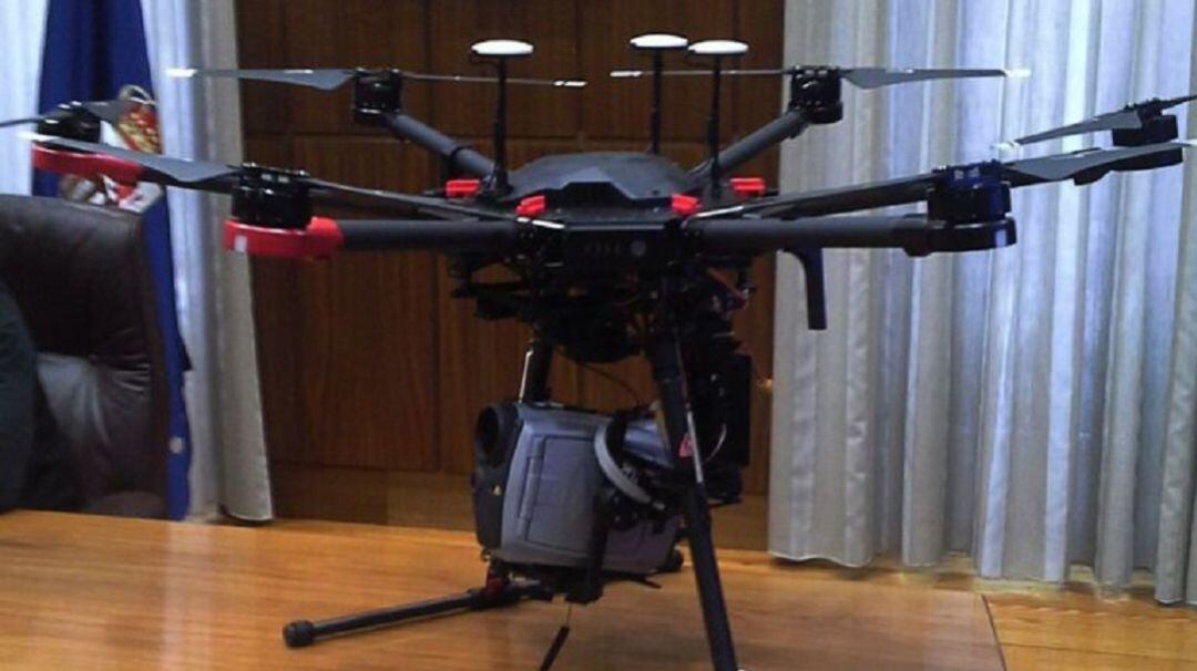 La adquisición de equipo incluye una cámara térmica para el dron de emergencias