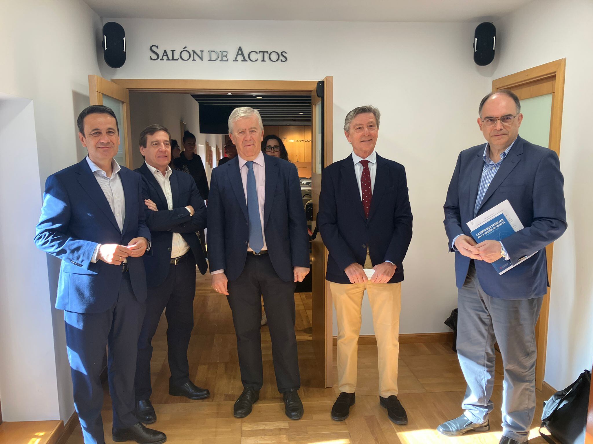 La presentación del informe sobre las empresas familiares de la Región de Murcia ha tenido lugar en Las Claras