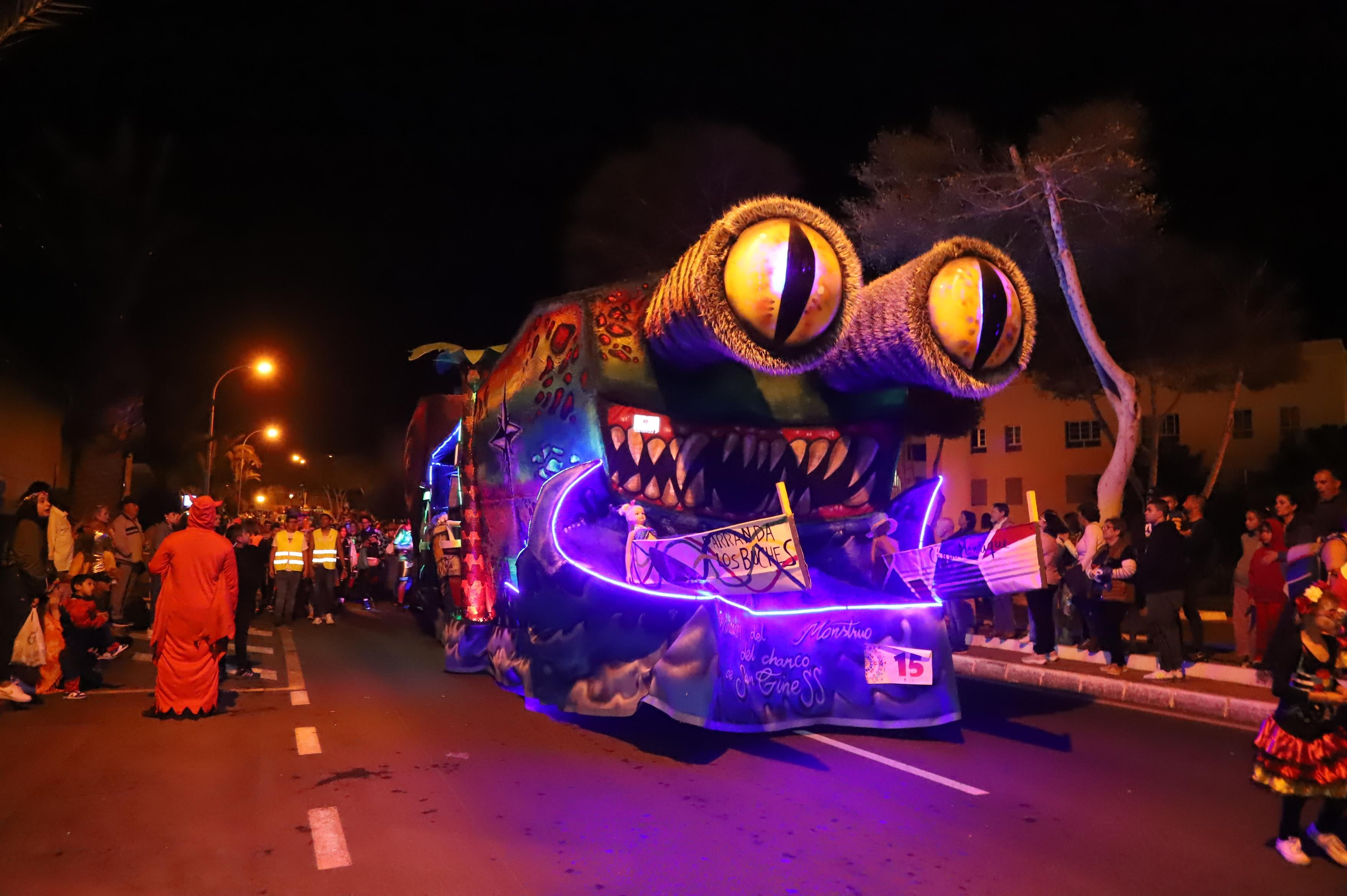 Carroza ganadora del primer premio del Coso del Carnaval de Arrecife 2024.