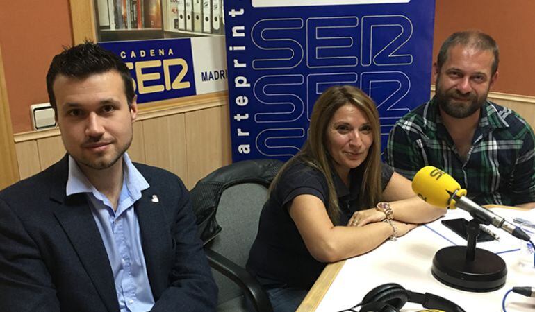 Víctor Ruiz (PSOE Parla), Mónica Cobo (C&#039;s Getafe) y Fran Muñoz (Leganemos), en tertulia de Hoy por Hoy Madrid Sur