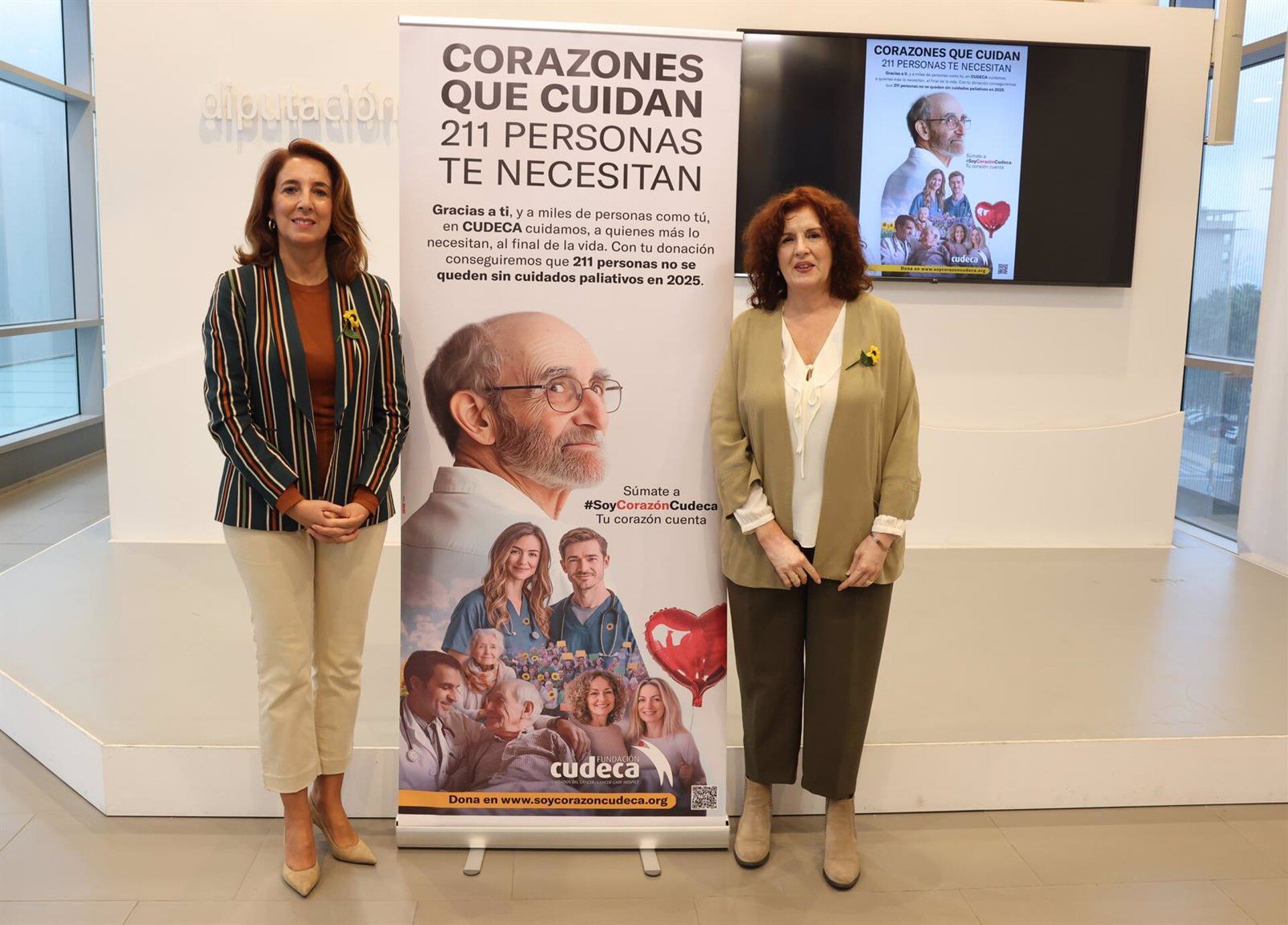 La vicepresidenta y diputada provincial de Ciudadanía y Equilibrio Territorial, Antonia Ledesma, junto a la doctora María Luisa Martín Roselló, gerente y directora médico de la Fundación Cudeca.