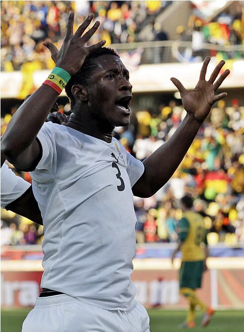 Gyan celebrando el gol de Ghana