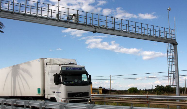 Els camions no són el principal problema de la N-340, segons Ballesteros.