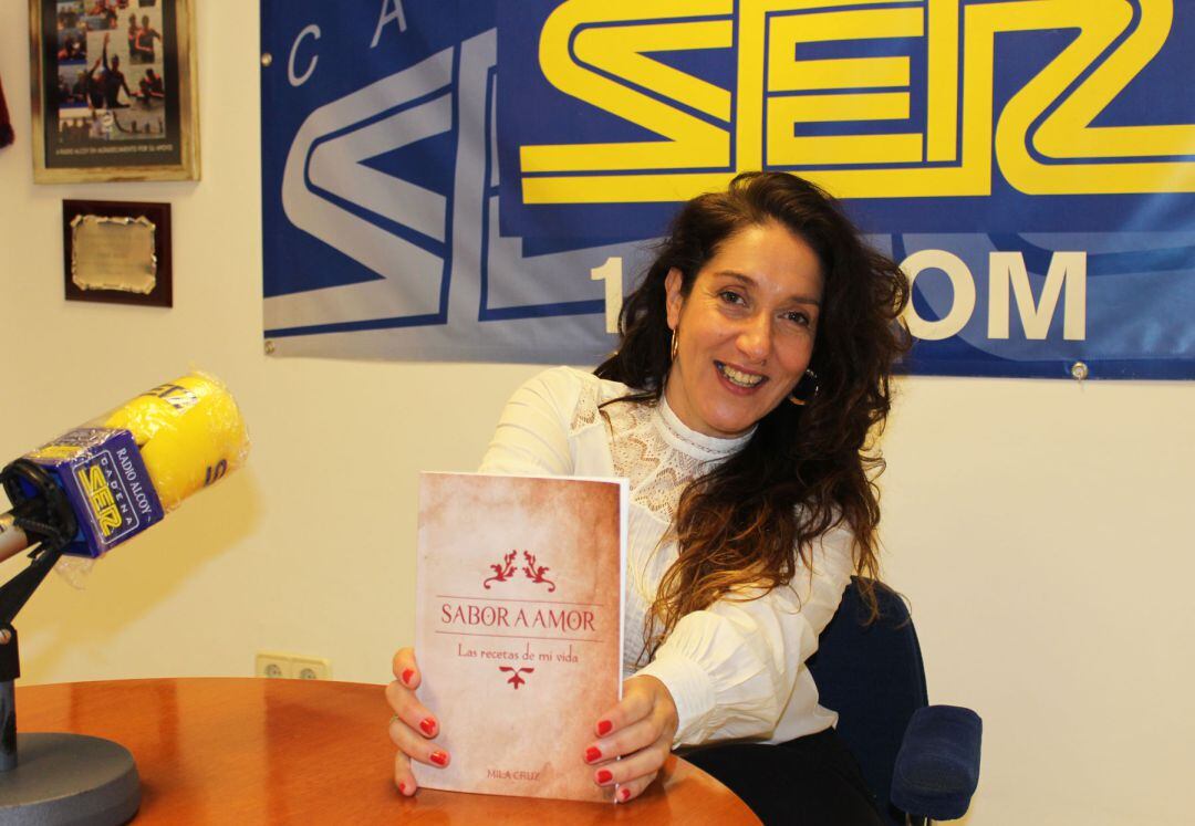 Mila Cruz presenta su libro "Sabor a amor. Las recetas de mi vida".