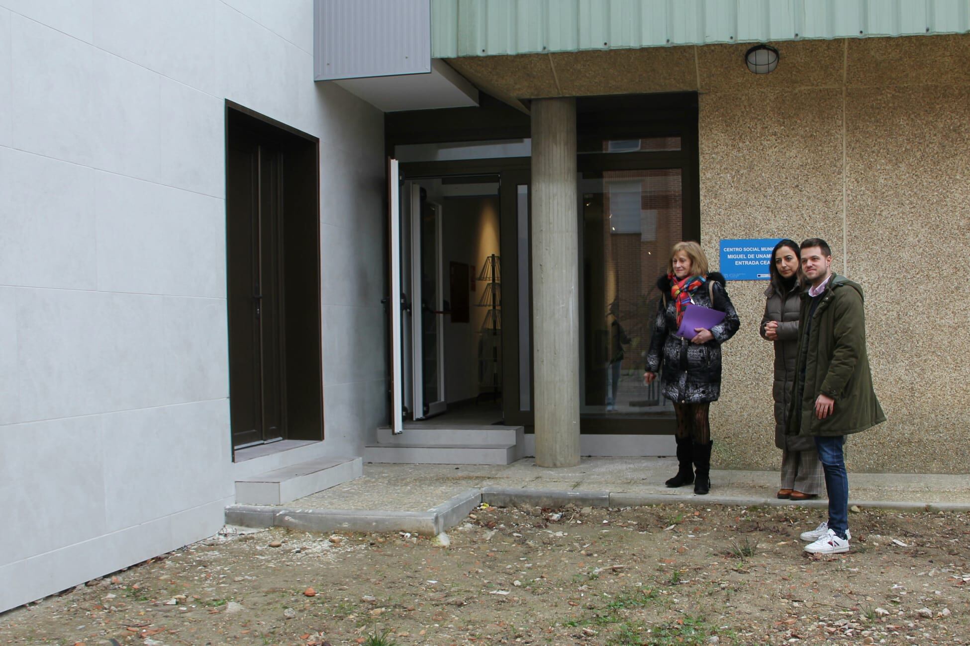 Visita al CEAS de la alcaldesa y de los concejales de Servicios Sociales y Obras y Urbanismo