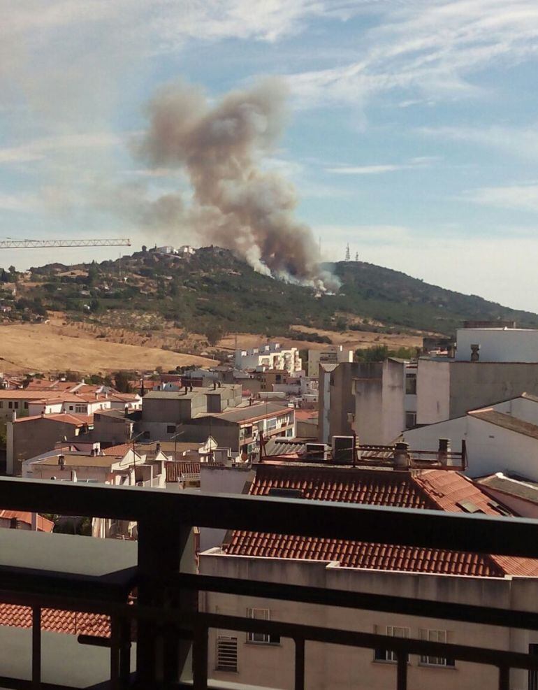 El humo alertó a los vecinos de Cáceres