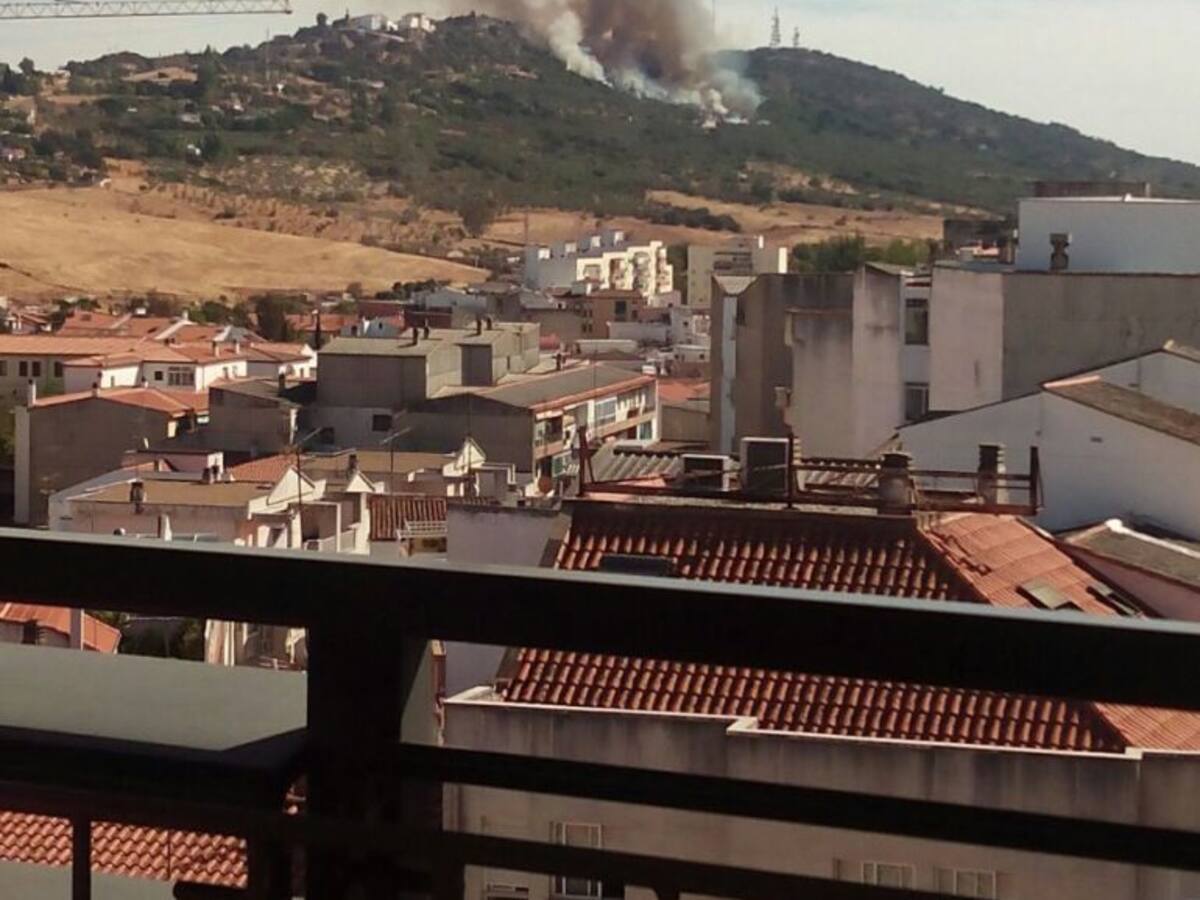 Desactivado el nivel 1 en el incendio de la Montaña de Cáceres
