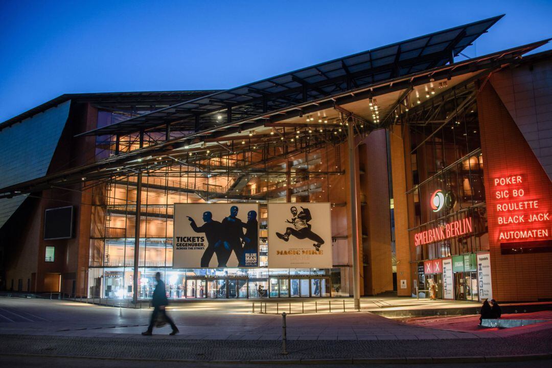 Una vista exterior de la ubicación del evento &#039;Theatre am Potsdamer Platz&#039;, durante el festival Berlinale