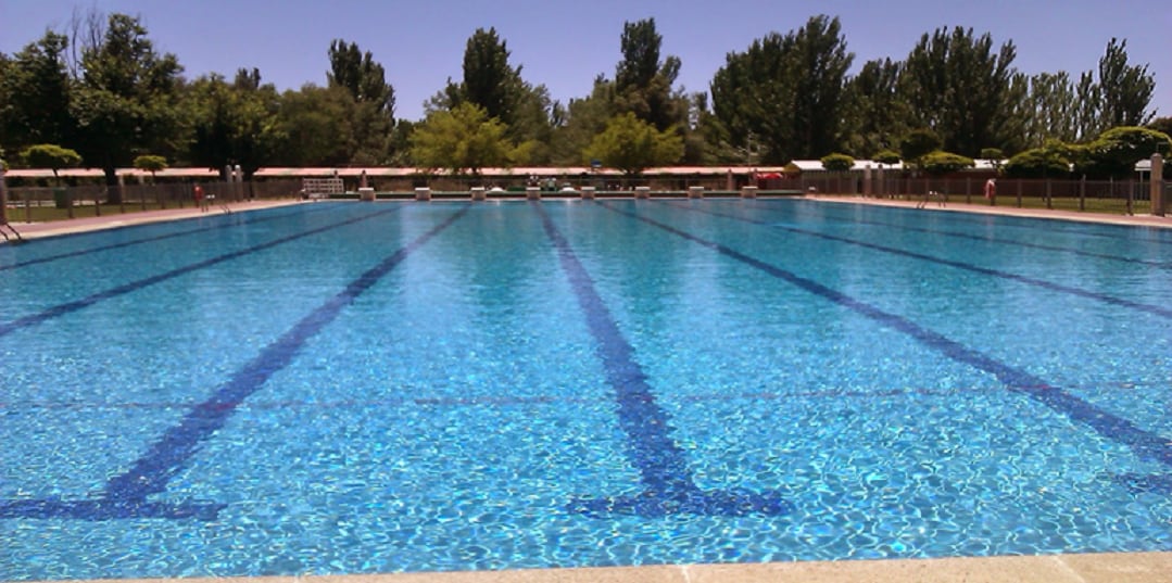 El PSOE de Villamuriel lamenta la mala imagen que ofrecen las piscinas municipales
