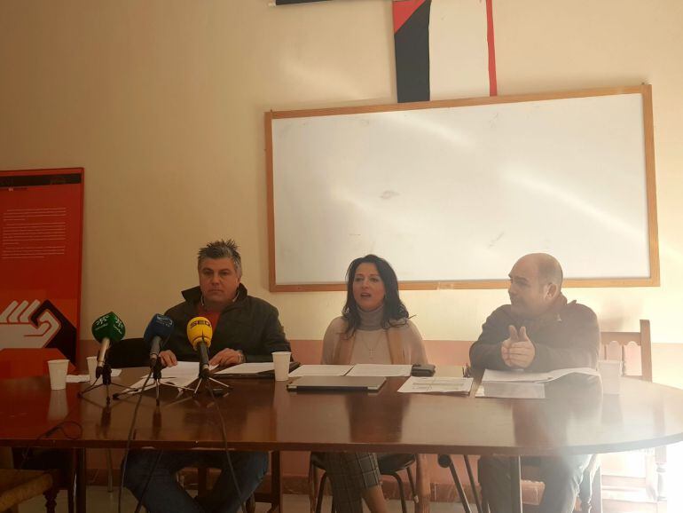 Imagen de la rueda de prensa de miembros de la CGT del Ayuntamiento de Jerez