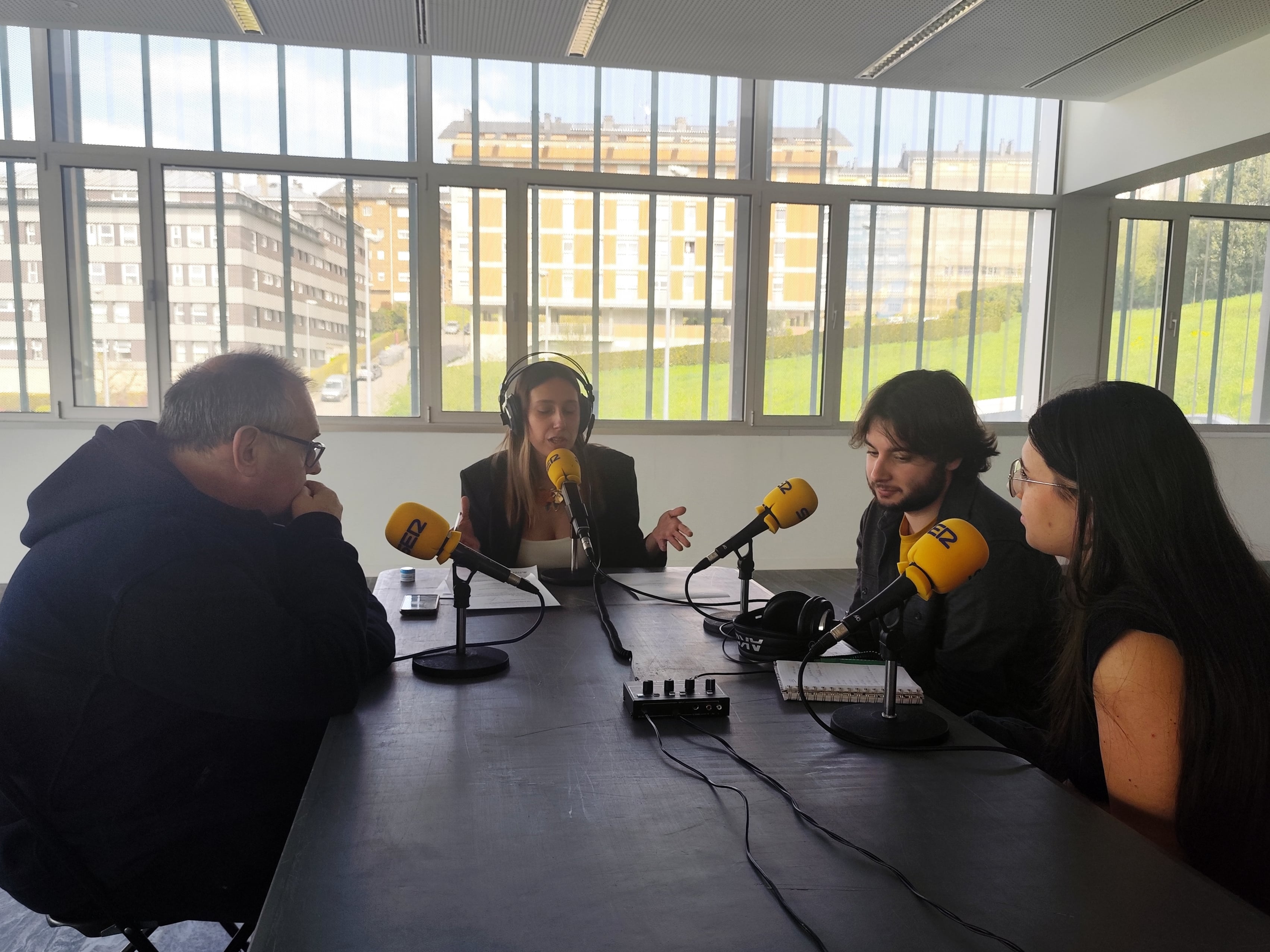 Pepe Coira xunto cos seus fillos Clara e Dani.