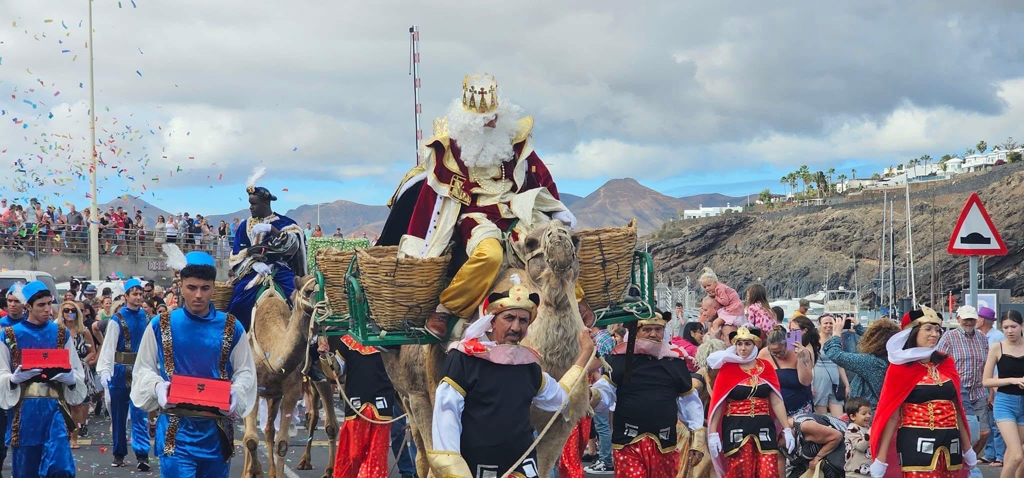 Los Reyes Magos en el puerto de La Tiñosa, en Lanzarote.