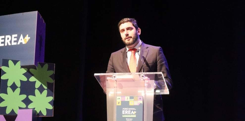 Alejandro Nolasco durante su intervención en el centro de congresos de Barbastro