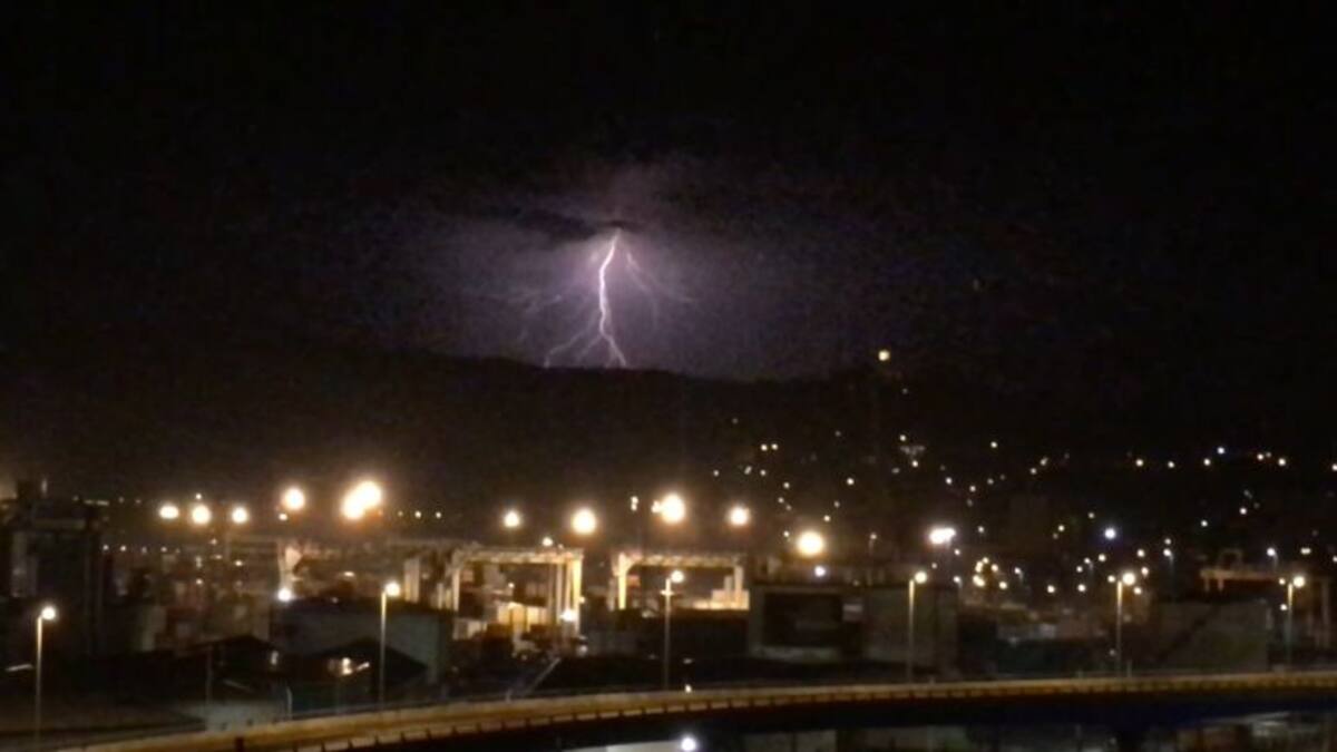 Espectacular tormenta eléctrica en Vigo