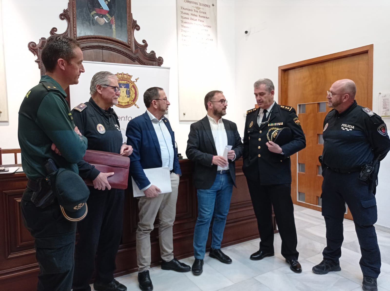 Comandante de la Guardia Civil, jefe de la policía local, edil de Seguridad, alcalde de Lorca, comisario jefe y subinspector de la policía local de Lorca