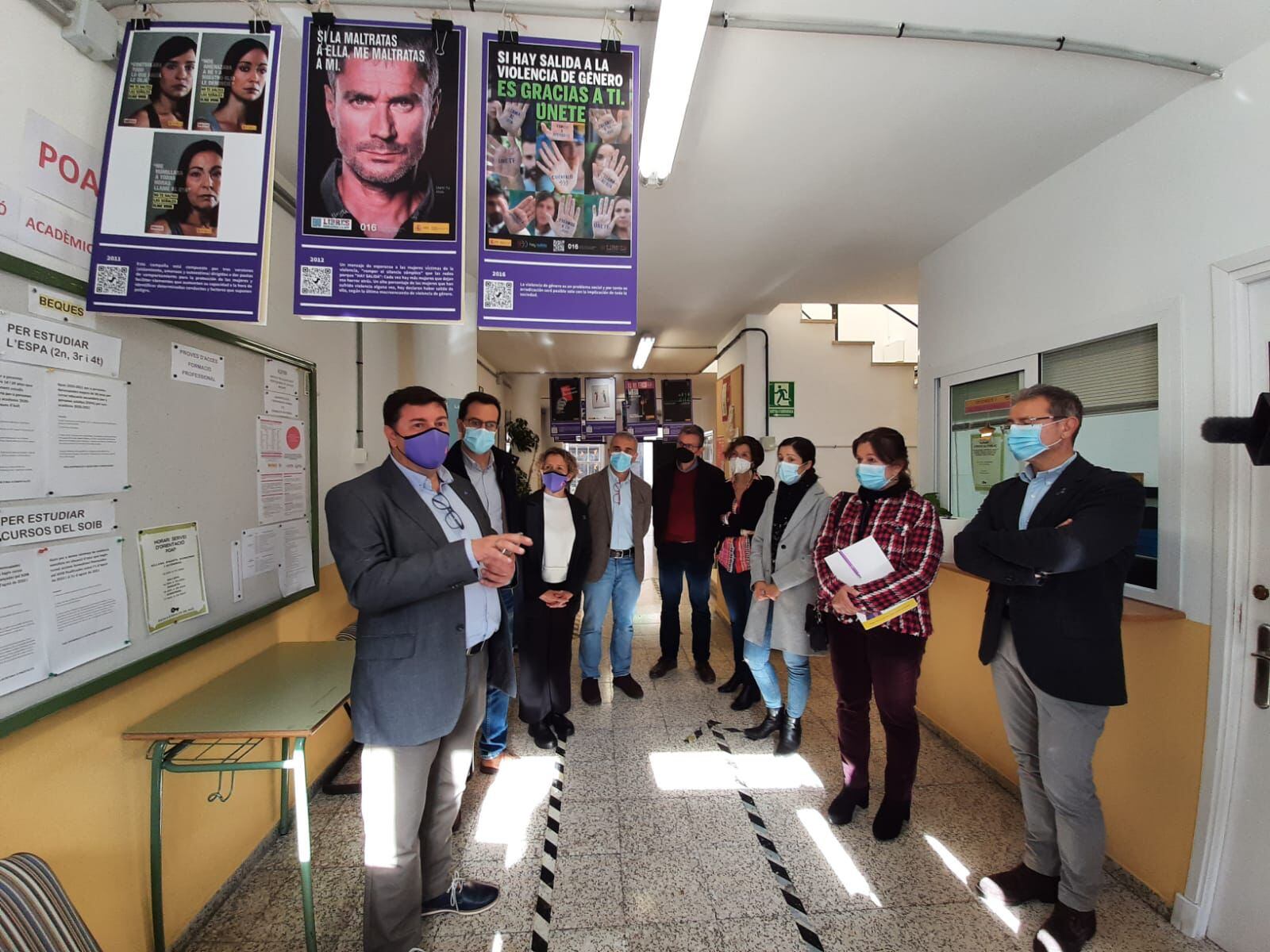 22 carteles se exponen en CEPA Joan Mir i Mir (Escola d'Adults de Maó)