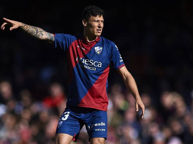 Musto con la camiseta del Huesca