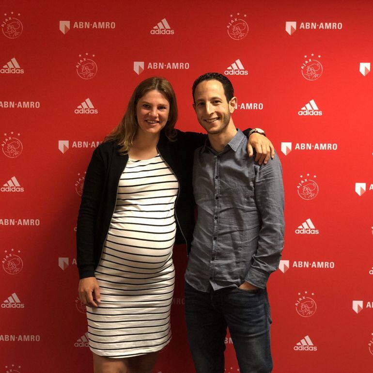 De Ridder el día de la ampliación de su contrato en el equipo Ajax 