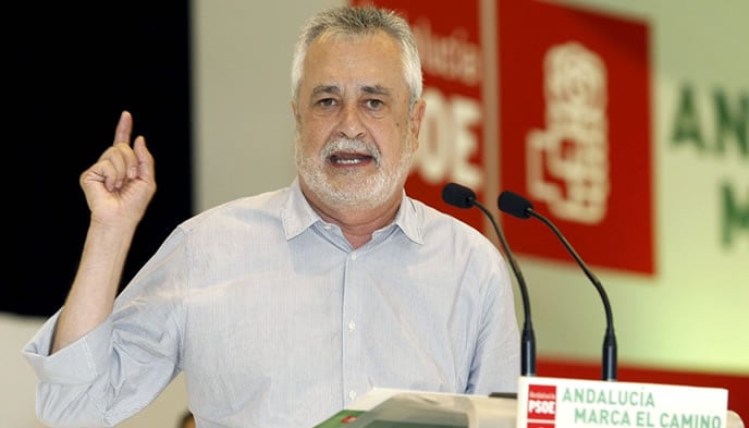 El secretario general del PSOE-A, José Antonio Griñán, durante su intervención en la clausura del XII Congreso Regional del partido