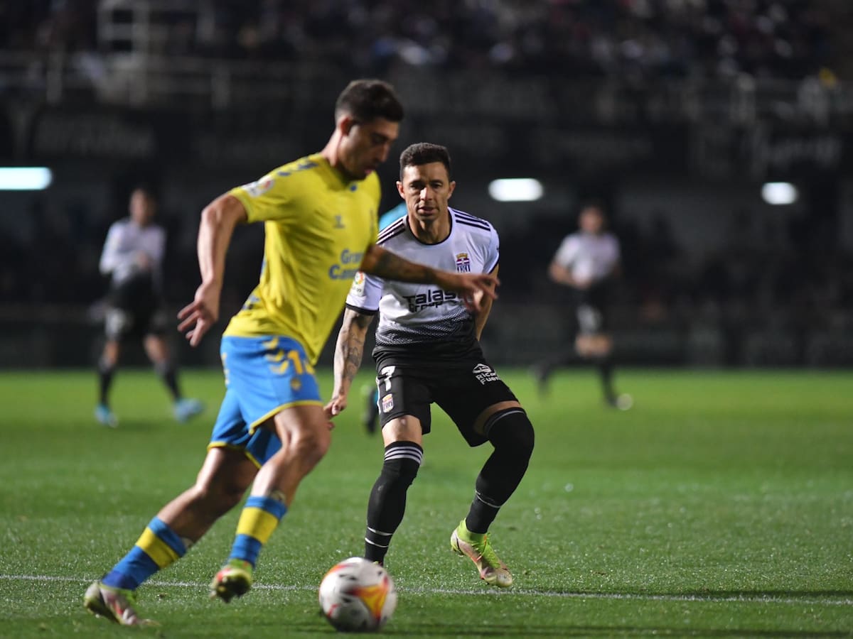 El Efesé se cae de la nube ante Las Palmas