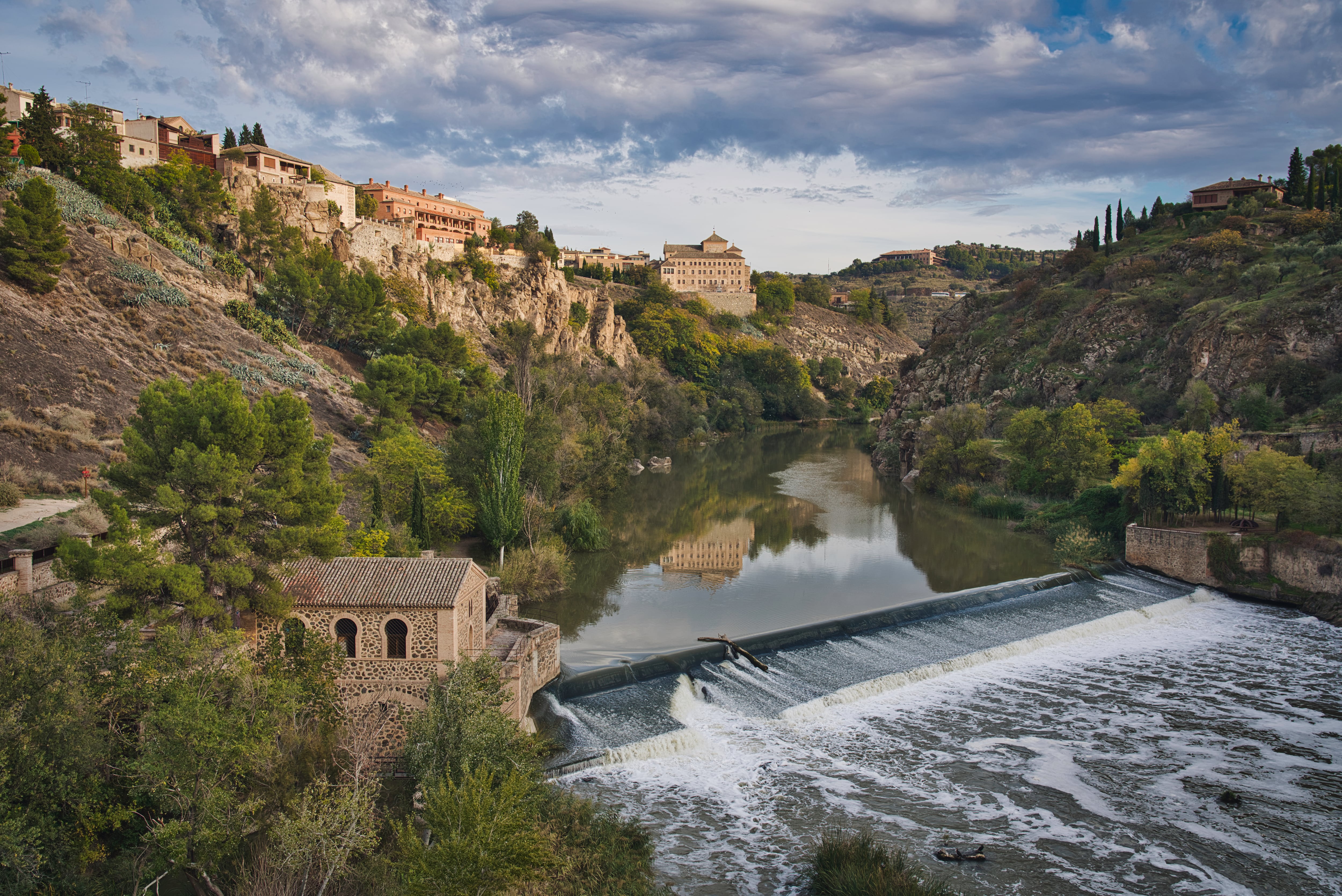 El río Tajo a su paso por Toledo