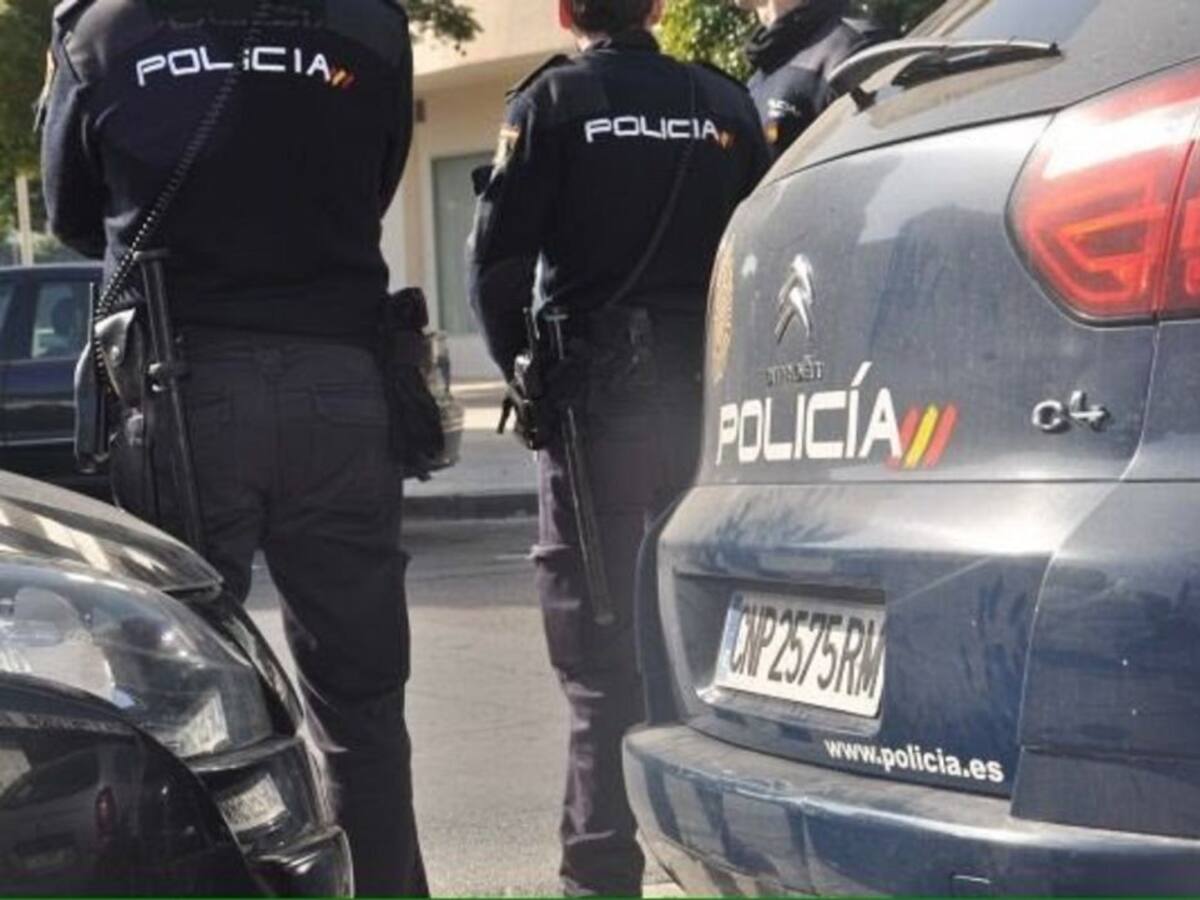 Aparece en un descampado en Calahonda el cadáver de un hombre con varias puñaladas y cubierto de plásticos