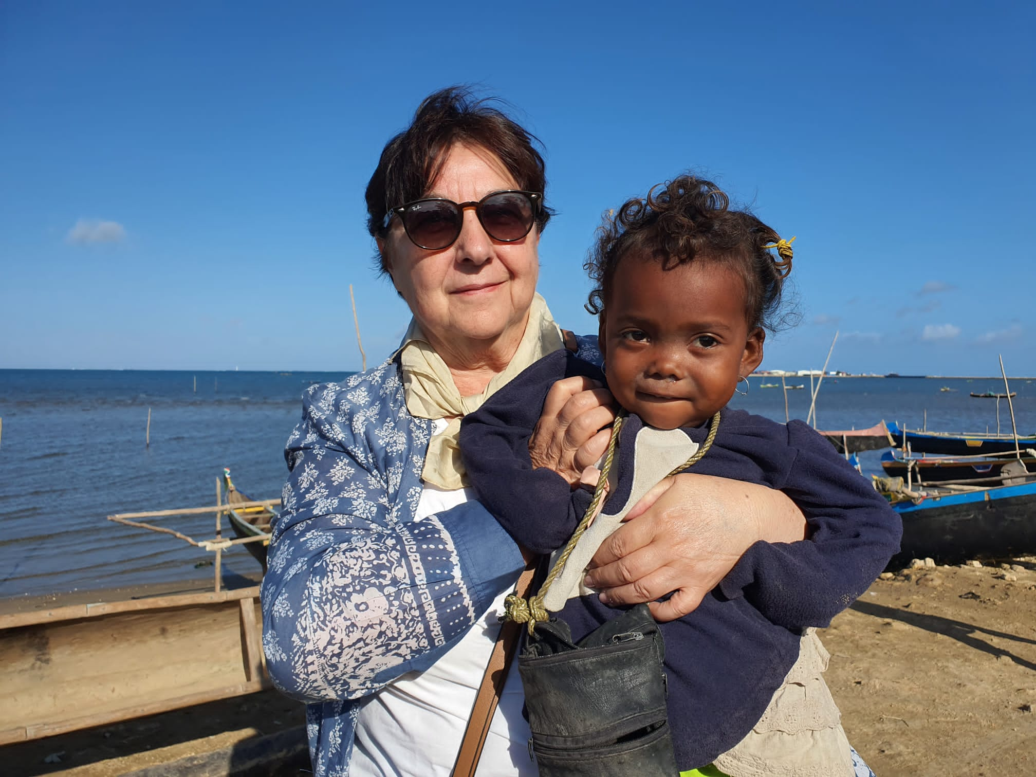 Pilar Núñez, cooperante conquense, de Moya, en Madagascar donde desarrolla su actividad la Fundación Agua de Coco.