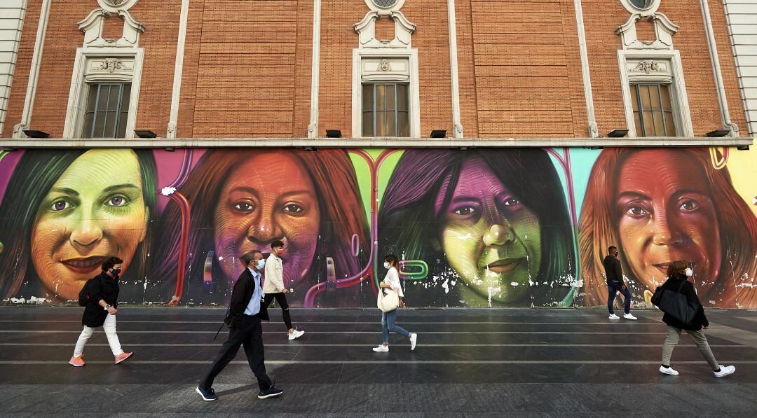 Mural en la Gran Vía de Madrid.